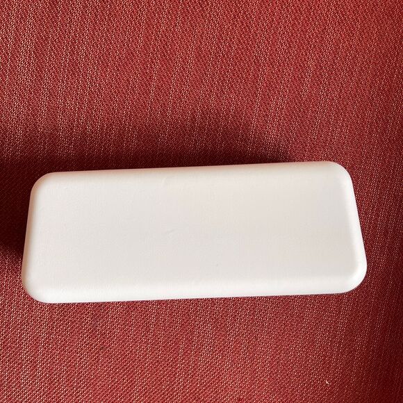 Calvin Klein White Sunglasses Eyeglasses Clamshell Glasses Hard Case - Picture 5 of 6